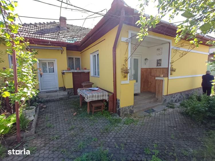 Casa cu 2 camere centrala / str. Liliacului - 12