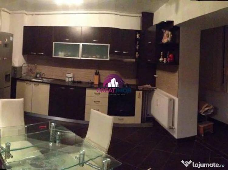 Apartament cu 3 camere semidecomandat în Obor