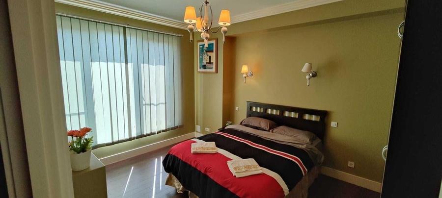 Casă individuală cu 5 camere cu Piscina în Izvorani