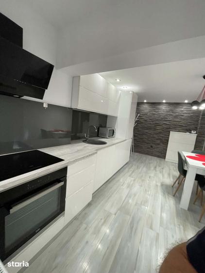 Apartament cu 2 camere decomandat în Micro 17