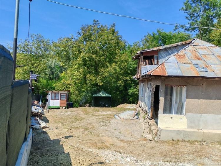 Teren cu casa demolabila de vanzare - 7