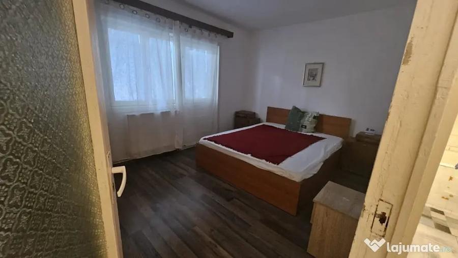 Apartament cu 3 camere decomandat în Complex Studențesc