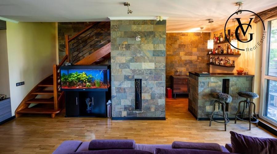 Casă cu 5 camere cu Teren 600 Mp în Central