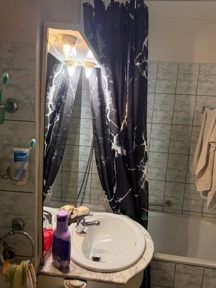Apartament cu 3 camere decomandat în Lipovei