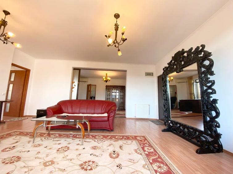 Apartament cu 5 camere în Domenii