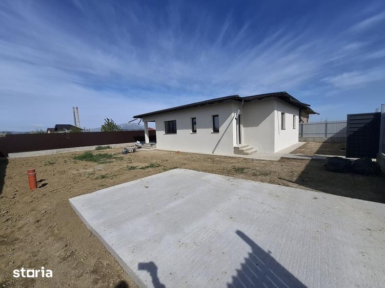 Casă cu 3 camere cu Teren 415 Mp în Letea Veche
