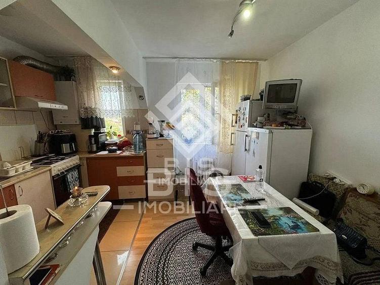 Apartament cu 3 camere semidecomandat în Decebal