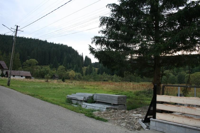 Teren intravilan de 13841 mp, în Valea Putnei