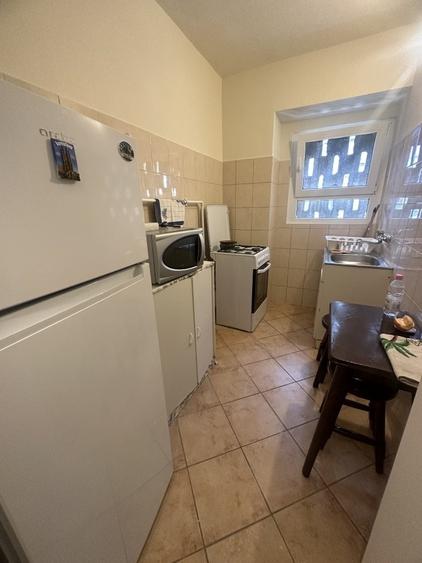 Apartament cu 2 camere semidecomandat, mobilat în Calea Victoriei