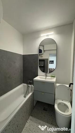 Apartament cu 2 camere semidecomandat în Berceni