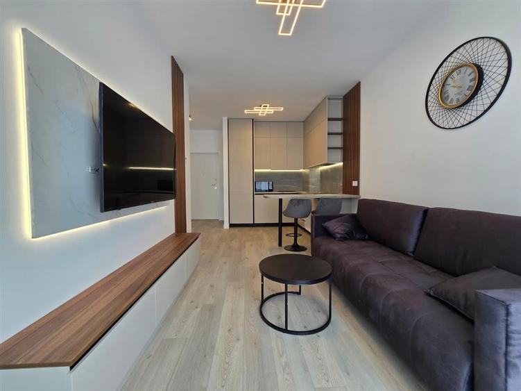 Apartament cu 2 camere decomandat în Podu Roș