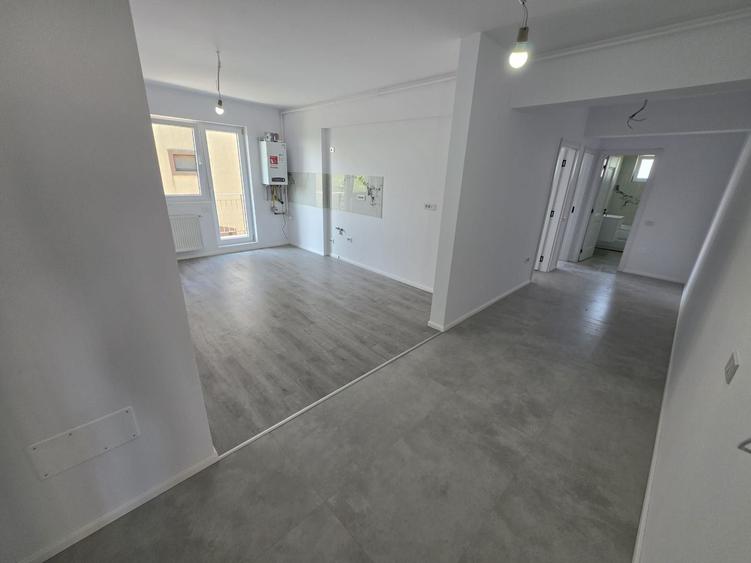 Apartament cu 3 camere decomandat în Dobroești