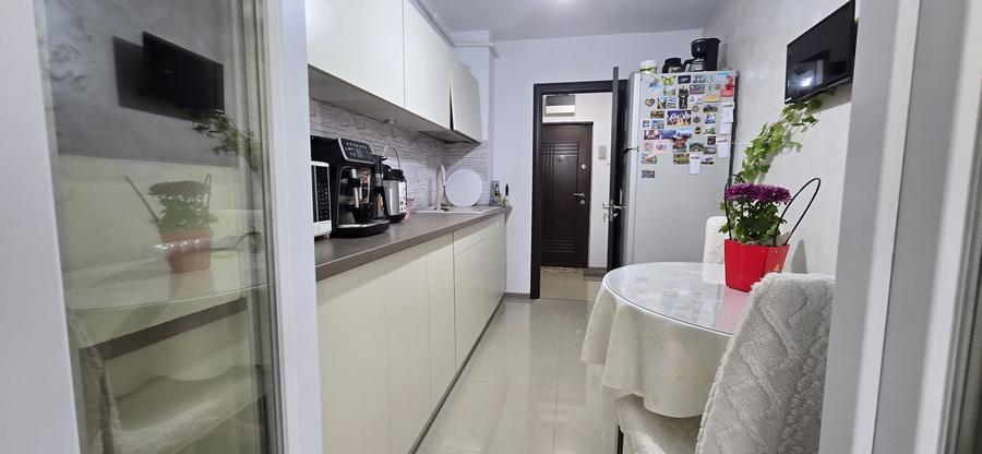 Apartament cu 3 camere decomandat, mobilat în Ultracentral