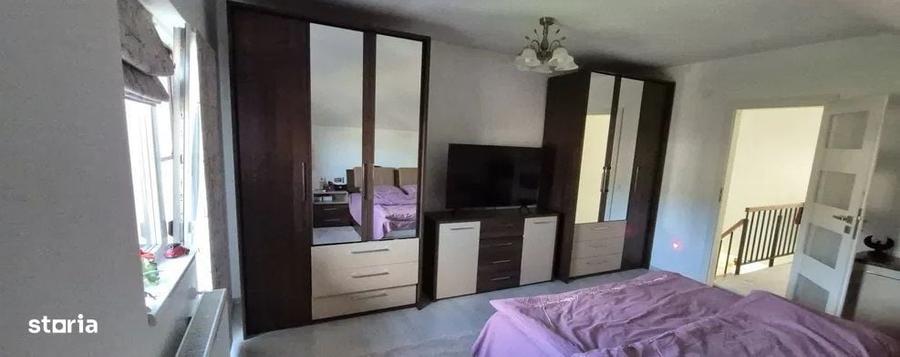 Casă cu 4 camere în Unirii
