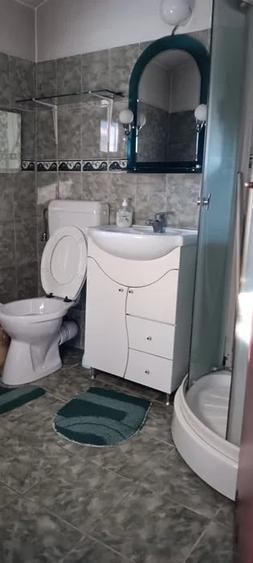 Casă individuală cu 6 camere cu Canalizare în Militari