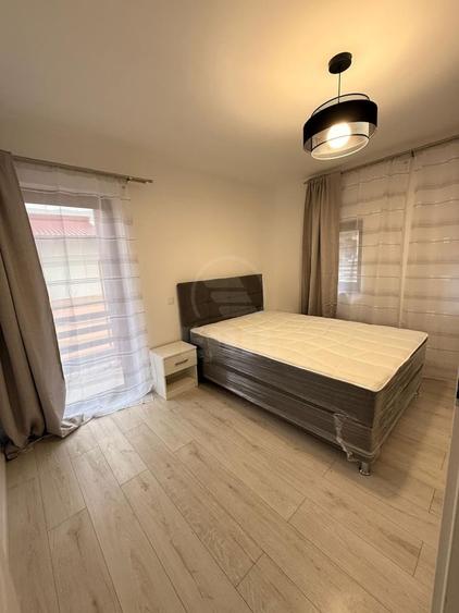 Casă cu 4 camere cu Teren 250 Mp în Central