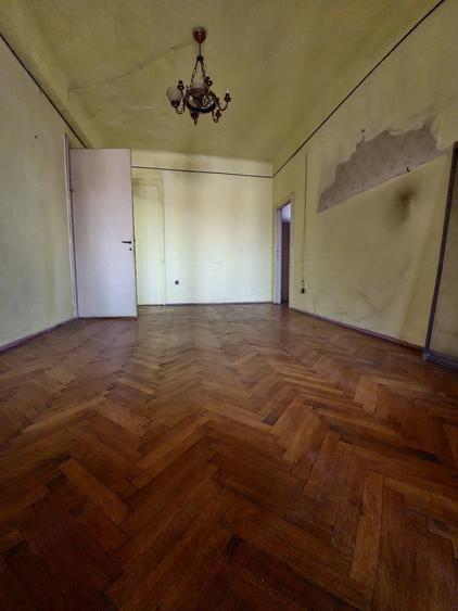 Apartament cu 4 camere decomandat în Universitate