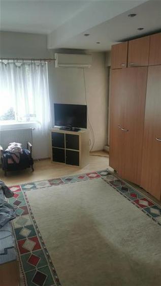 Casă individuală cu 6 camere cu Teren 180 Mp în Vatra Luminoasă