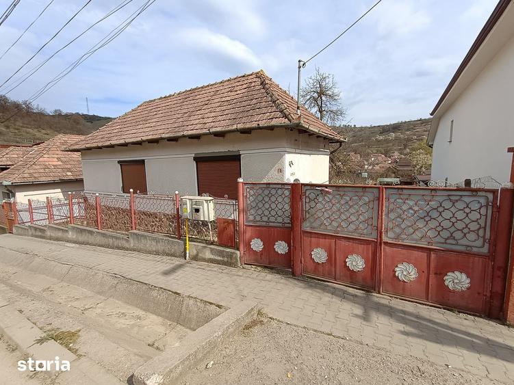 Casă cu 2 camere cu Teren 720 Mp în Central