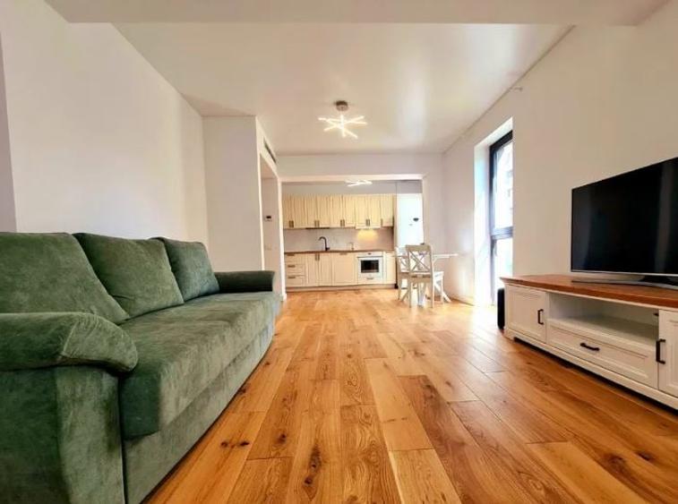 Apartament cu 2 camere semidecomandat, mobilat în Timpuri Noi