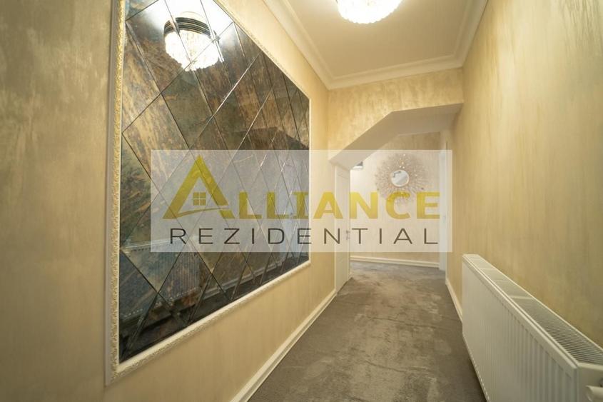 Casă individuală cu 7 camere cu Canalizare în Berceni