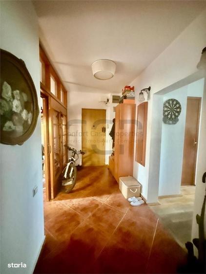 Apartament cu 3 camere în Nerva Traian