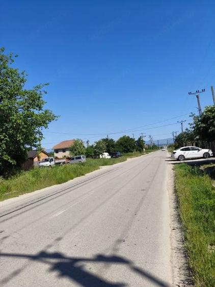 Teren de 10294 mp, în Sud
