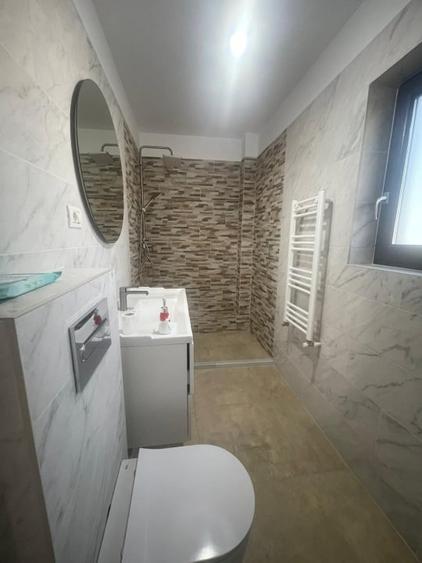 Casă individuală cu 5 camere cu Garaj în Șimnicu de Sus