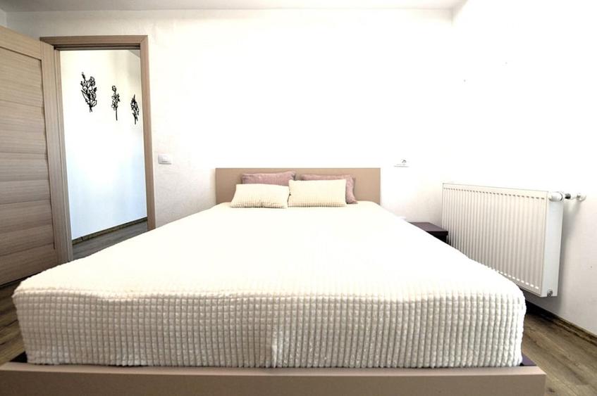Apartament cu 4 camere decomandat, mobilat în Unirii
