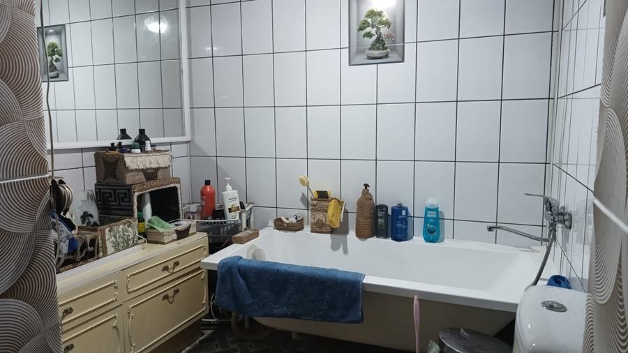 Casă individuală cu 4 camere cu Canalizare în Bariera Vâlcii