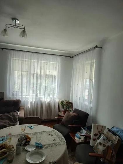 Casă individuală cu 4 camere cu Canalizare în Ultracentral