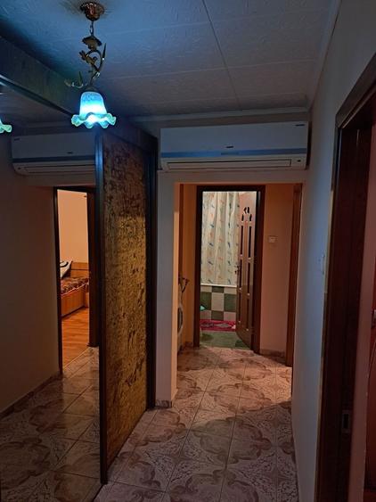 Apartament cu 3 camere decomandat în Exterior Vest