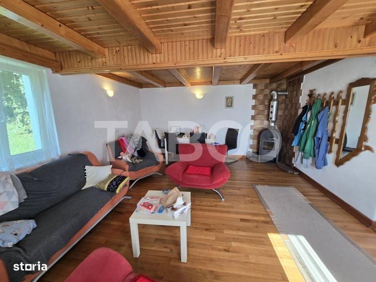 Casă cu 3 camere cu Teren 900 Mp în Sadu