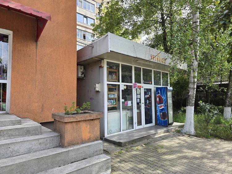 Spațiu comercial, de 18 mp, în Petros