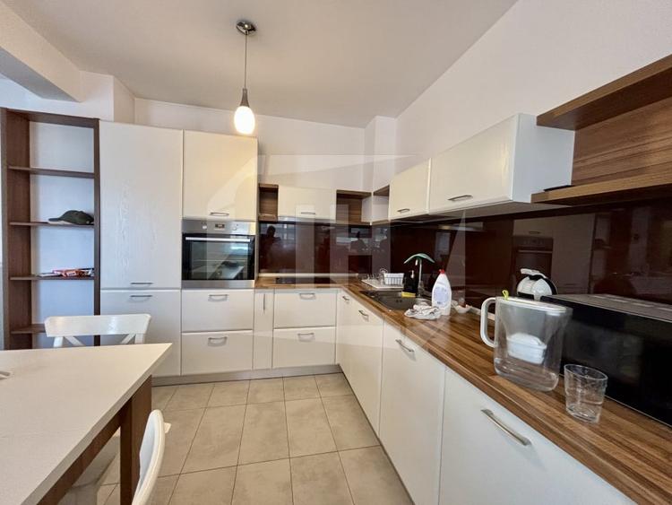 Apartament cu 2 camere semidecomandat, mobilat în Bună Ziua