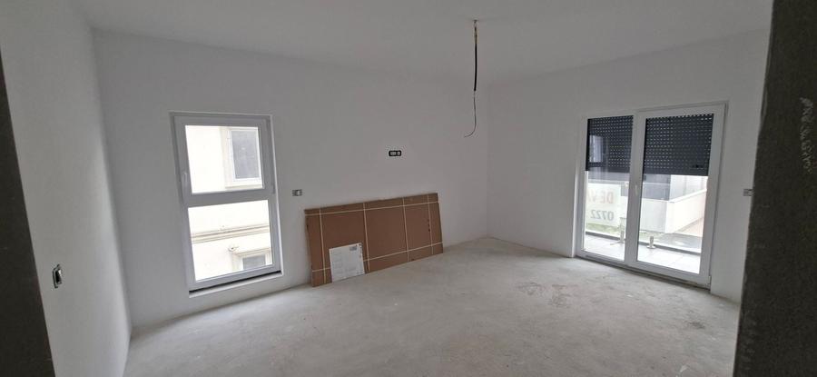 Duplex cu 4 camere cu Canalizare în Dumbrăvița