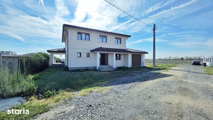 Casă cu 5 camere decomandat cu Teren 589 Mp în Zimandu Nou