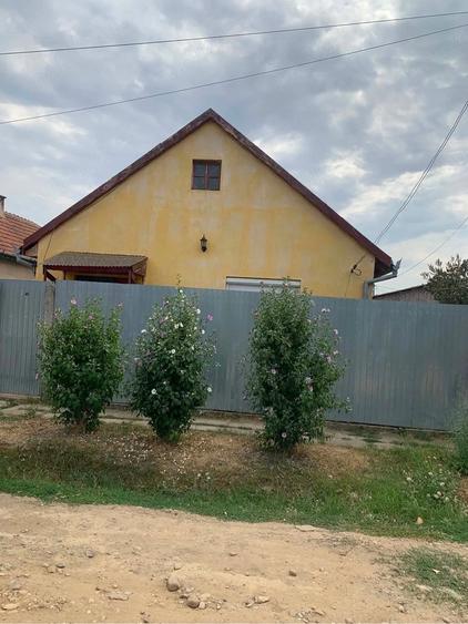 Casă cu 3 camere cu Teren 426 Mp în Central