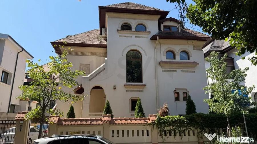 Casă cu 7 camere cu Teren 420 Mp în Dorobanți