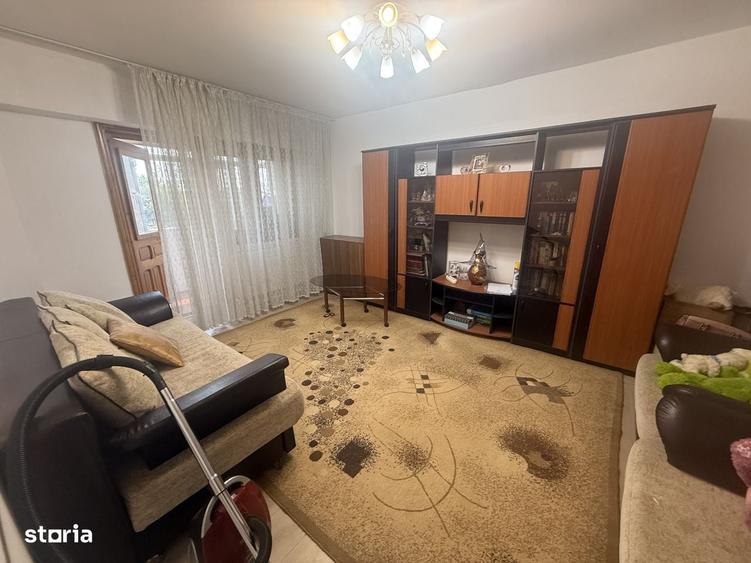 Apartament cu 2 camere decomandat în Rovine
