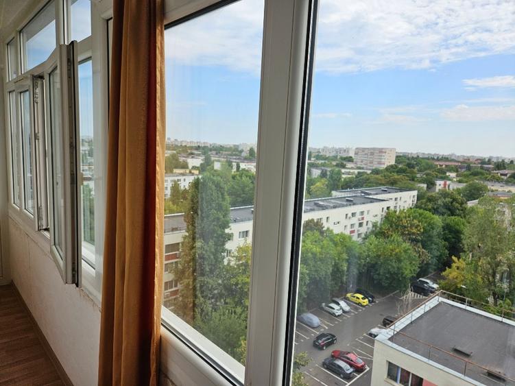 Apartament cu 3 camere decomandat în Giurgiului