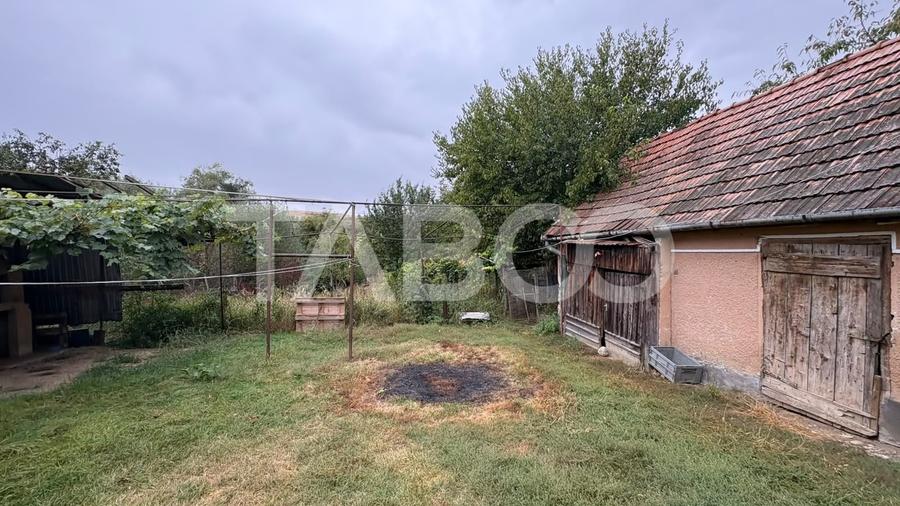 Casă individuală cu 3 camere cu Canalizare în Ruși
