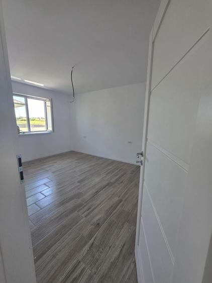 Casă cu 3 camere cu Teren 300 Mp în Central