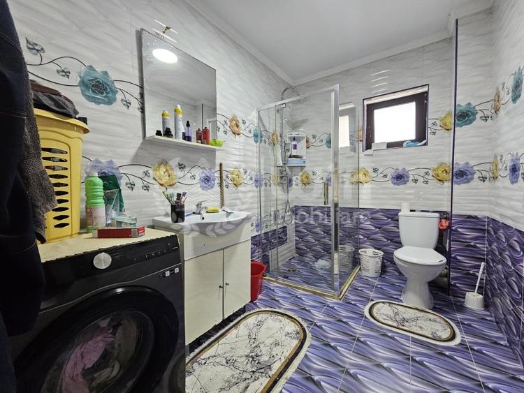 Casă individuală cu 5 camere cu Canalizare în Jucu de Sus