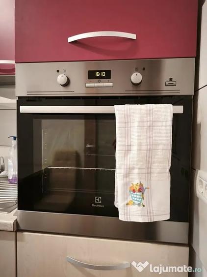 Apartament cu 3 camere decomandat în Theodor Pallady