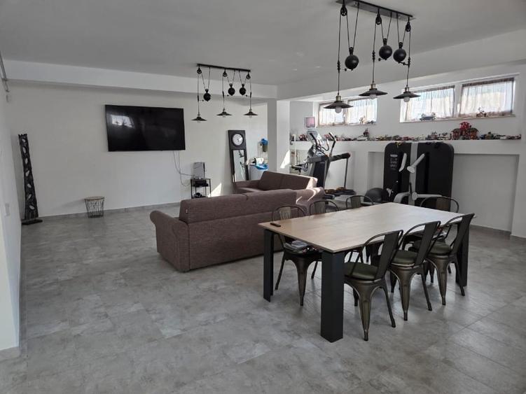 Casă individuală cu 6 camere cu Canalizare în Tomis Plus