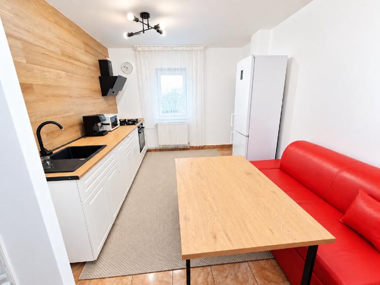 Apartament cu 3 camere decomandat, mobilat în Lujerului