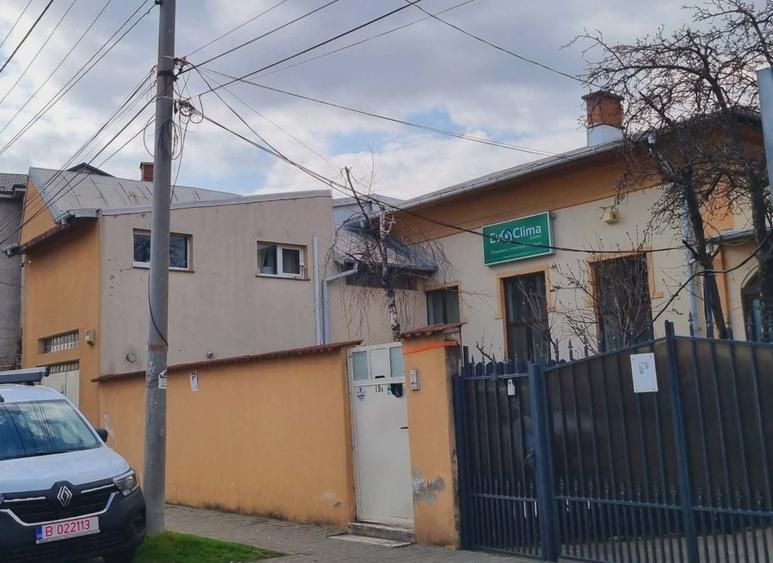 Casă cu 4 camere în Exterior Vest