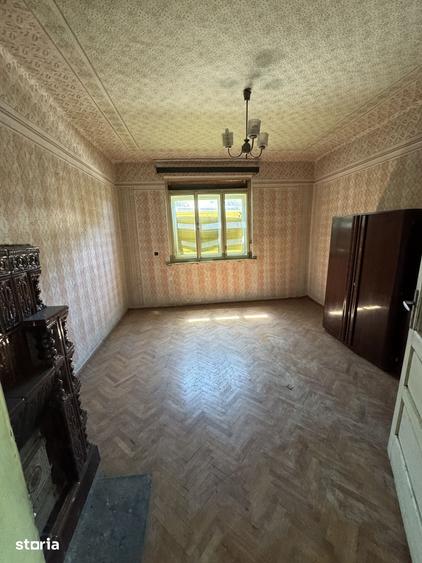 Casă cu 3 camere cu Teren 3649 Mp în Păulești