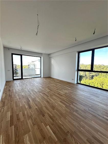 Apartament cu 3 camere semidecomandat în Pipera